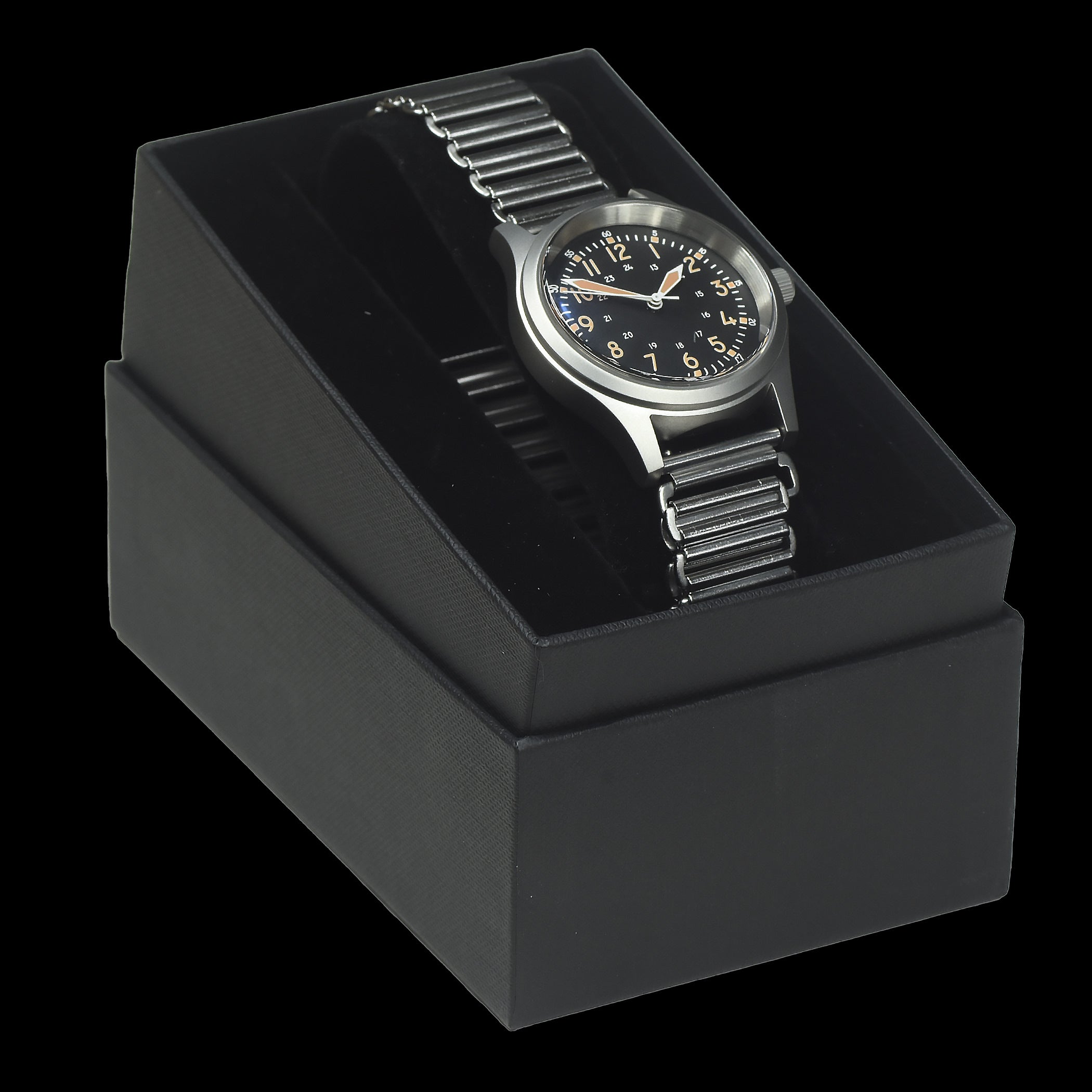 A-17 U.S 1950s Korean War Pattern Automatic 100m Water Resistant Military Watch with Shatter and Scratch Resistant Box Sapphire Crystal on a Retro Stainless Steel "Bonklip" Bracelet with a Black Military Webbing Strap